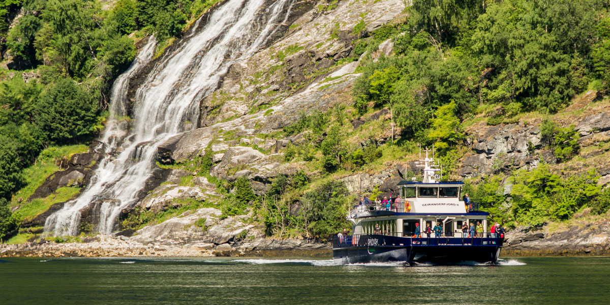 Slightseeing Fjord sightseeing båt cruise på Geirangerfjord