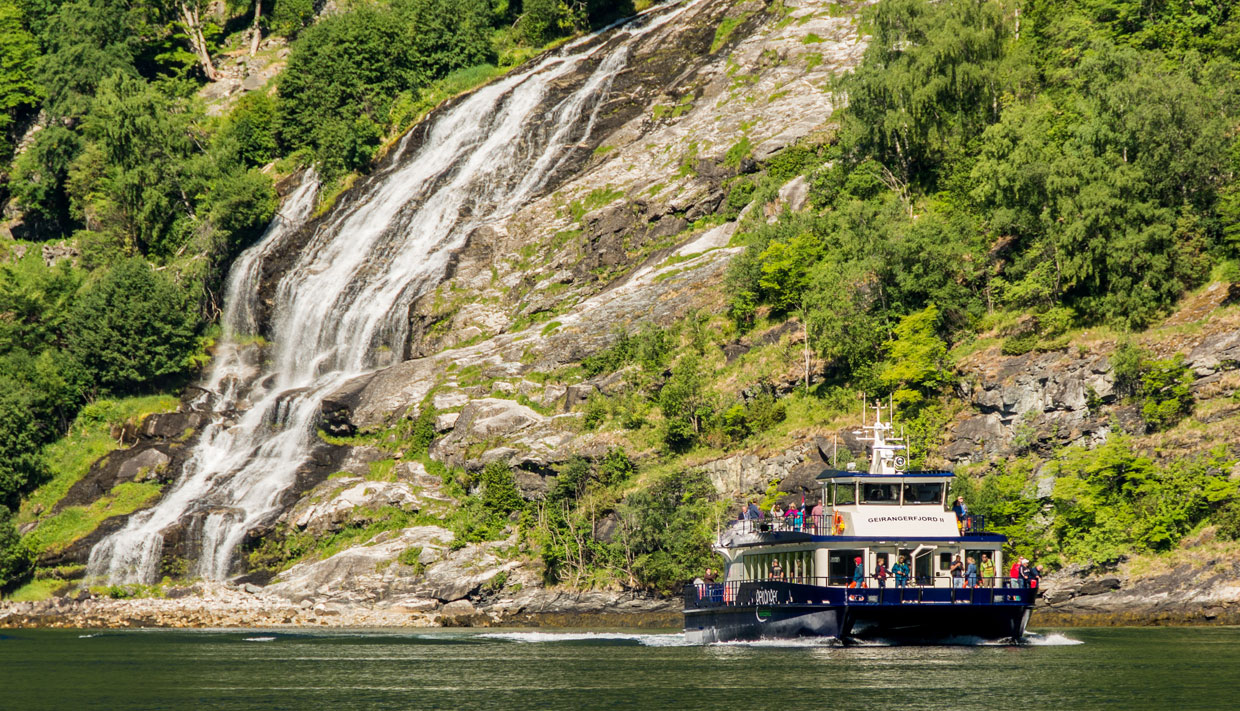 fjord cruise alesund