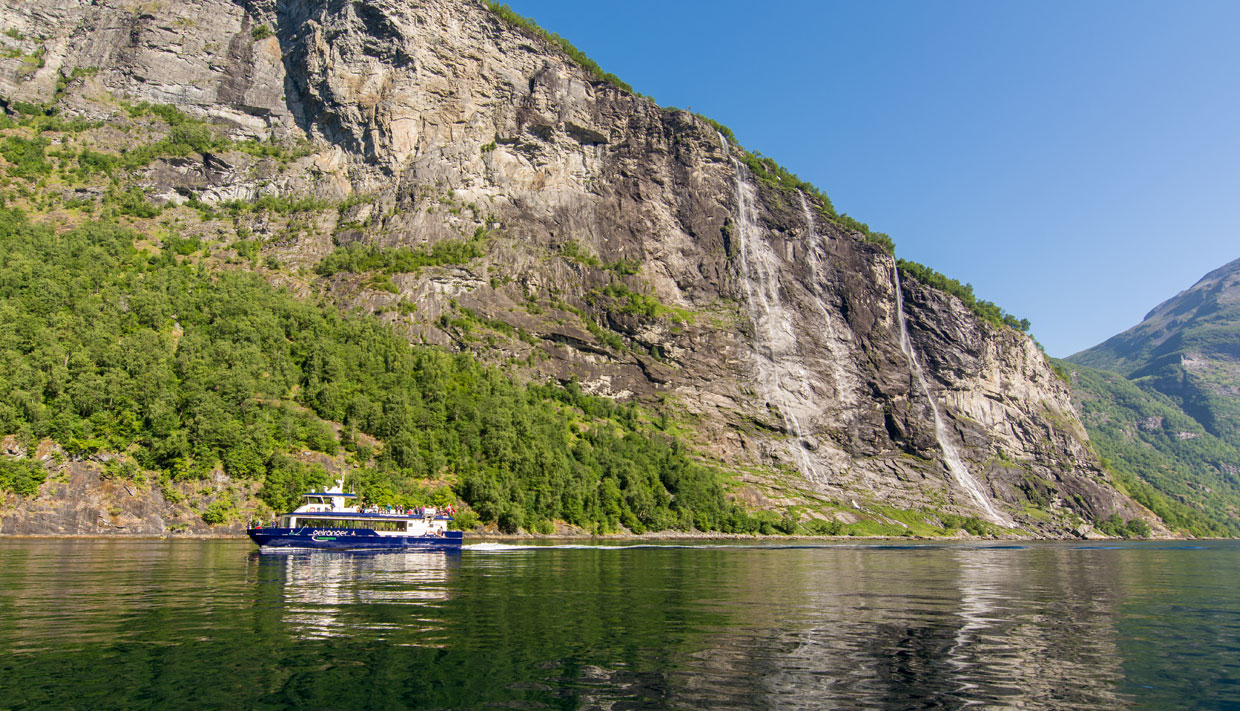 fjord cruise alesund