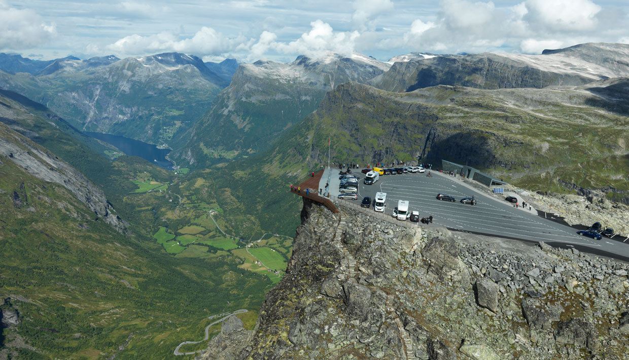 Mountain Highlight Dalsnibba/Skywalk Bus