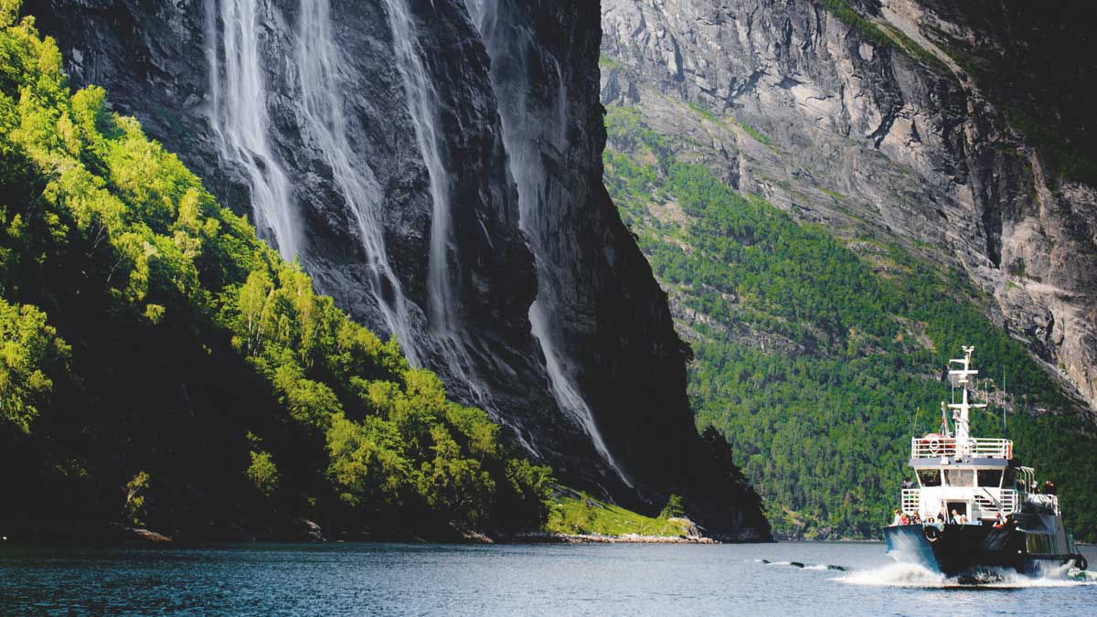 Geiranger Fjord Sightseeing Cruise – 75 min & 2hr
